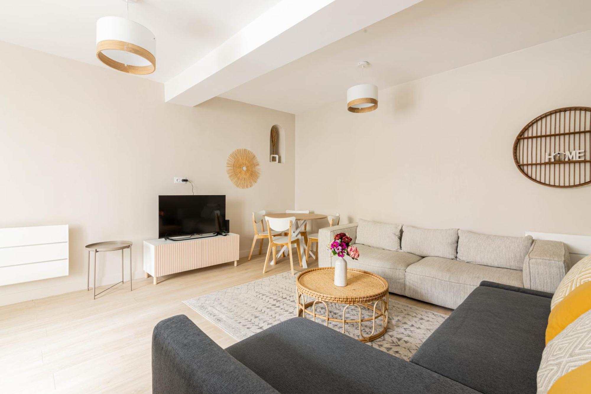 Luxurious 1 Bedroom Quartier De La Bastille Free Netflix ปารีส ภายนอก รูปภาพ