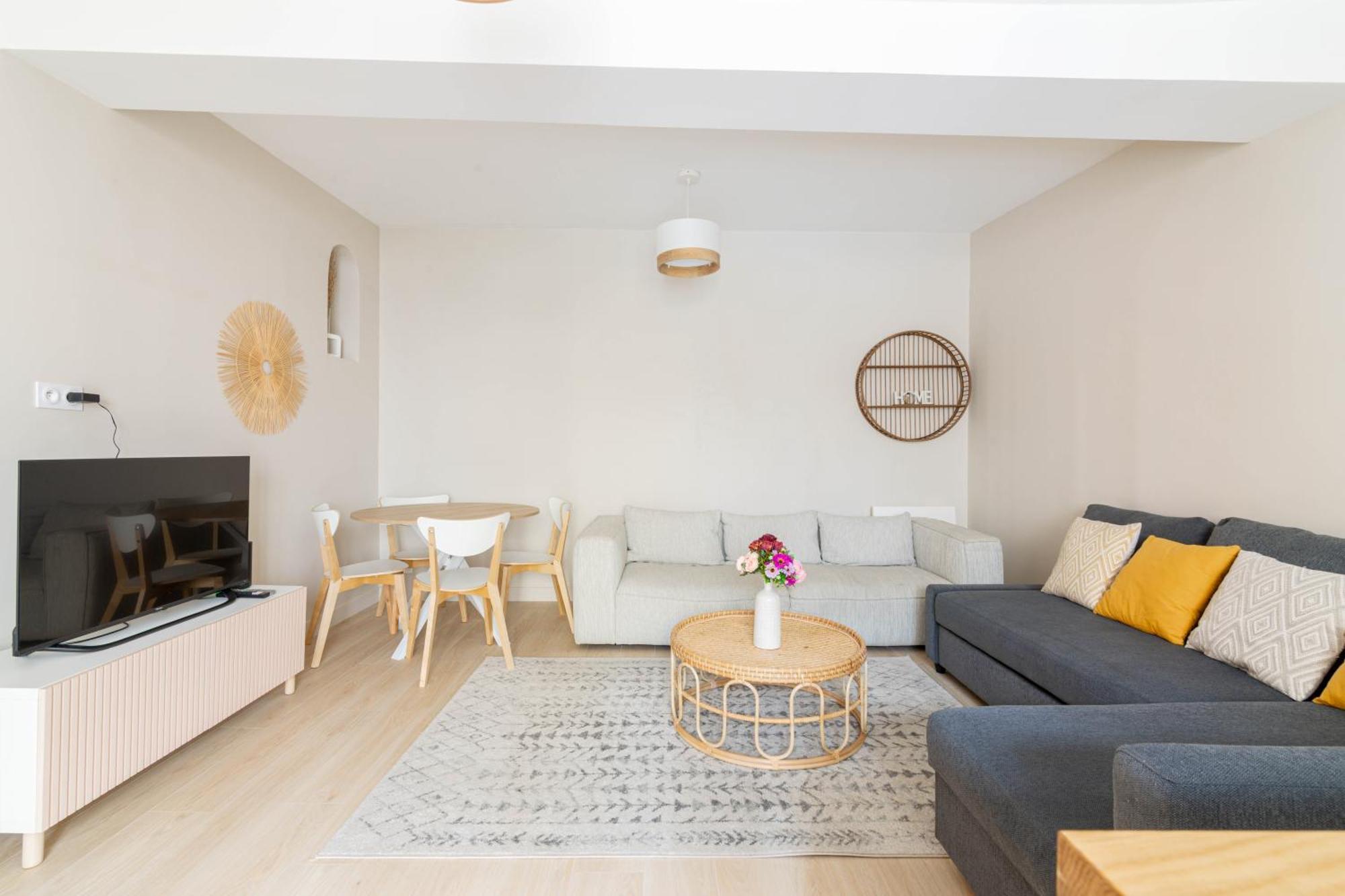 Luxurious 1 Bedroom Quartier De La Bastille Free Netflix ปารีส ภายนอก รูปภาพ